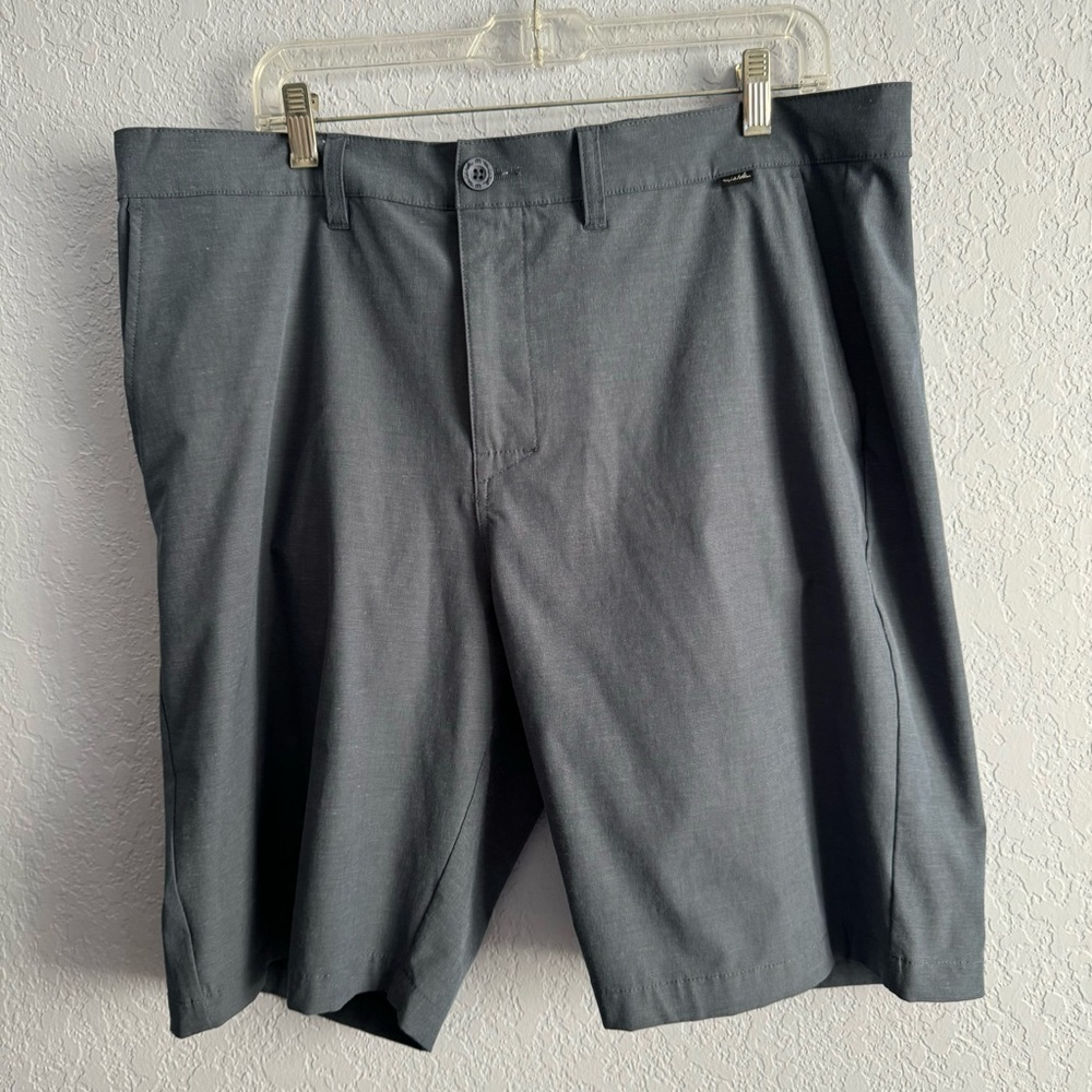 Travis Mathew Men’s Gray Active Stretch Regular Fit Golf Shorts